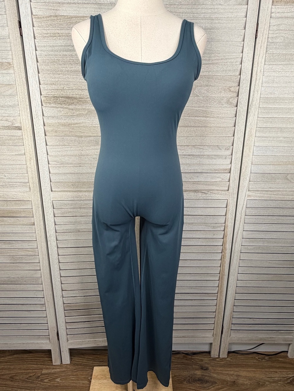 FANCY ADD "Lizvette" V Back Flare Leg Jumpsuit Women's Activewear Blue/Green-XL - Picture 2 of 4